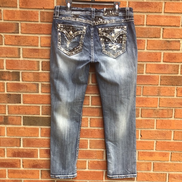 New Miss Me Standard Easy Crop Rhinestone Sequin Embroidered Stretch Jeans W32 - Picture 1 of 14